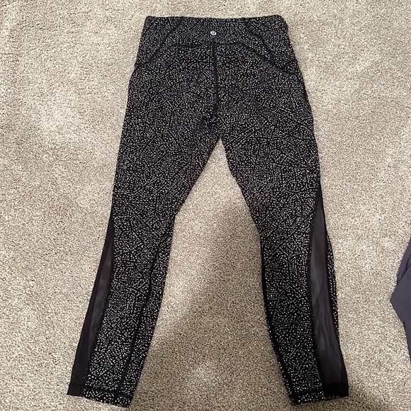 Lululemon leggings - Picture 2 of 4